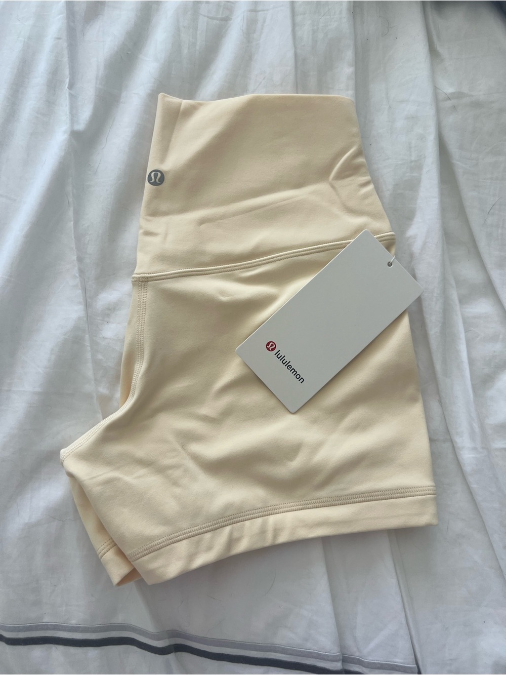 Lululemon Align No Line High-Rise Short 4” Buttercream - Picture 3 of 7